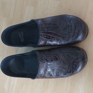 Dansko size 39